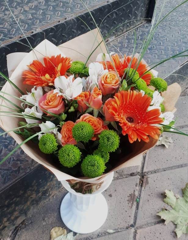 Букет цветов из: Герберы, Хризантемы, Альстромерии и Розы в Гальчино
