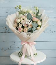 Букет цветов из:  Розы и Лизиантусы в Гальчино