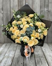 Букет цветов из:  Розы и Лизиантусы в Гальчино