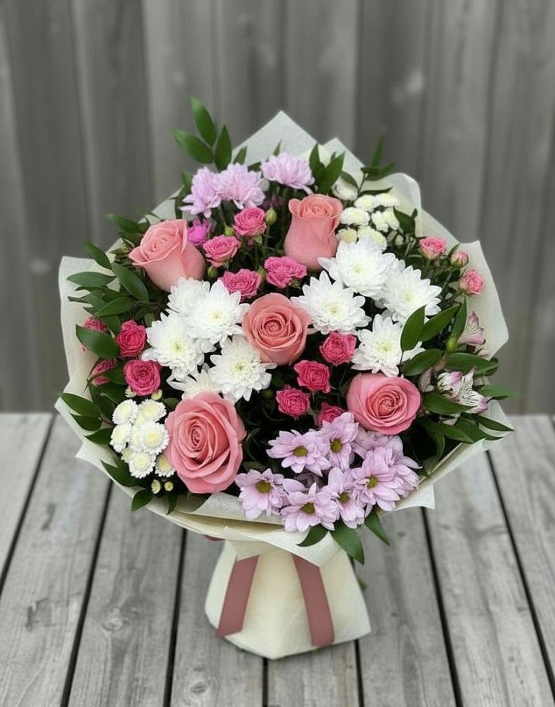 Букет цветов из: Альстромерии, Гвоздики, Розы и Хризантемы в Гальчино