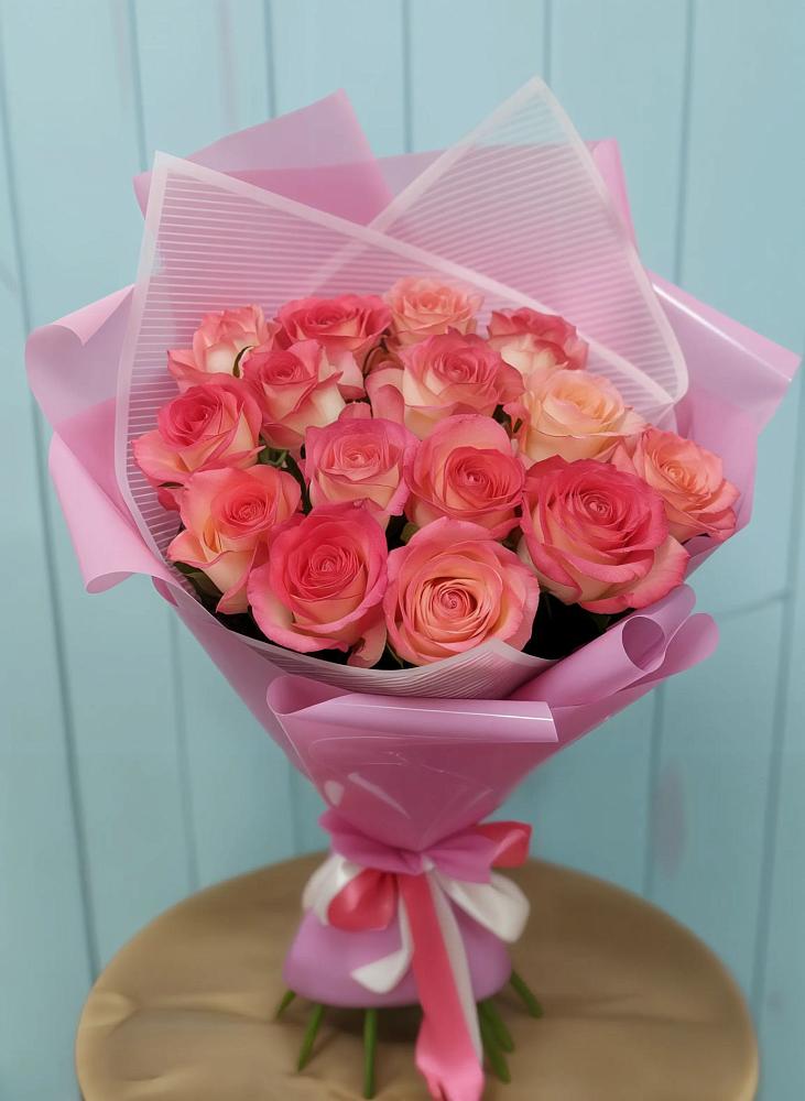 Букет 15 Розовых роз Равель в Гальчино