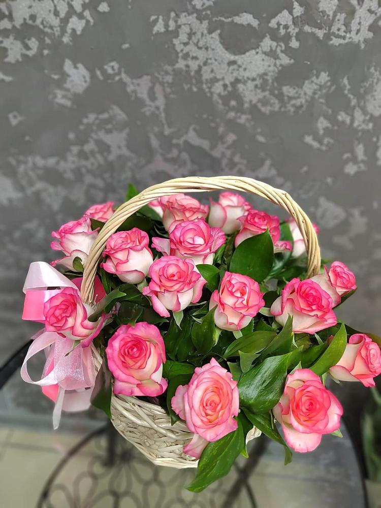 Цветочная композиция из Розы в корзине в Гальчино