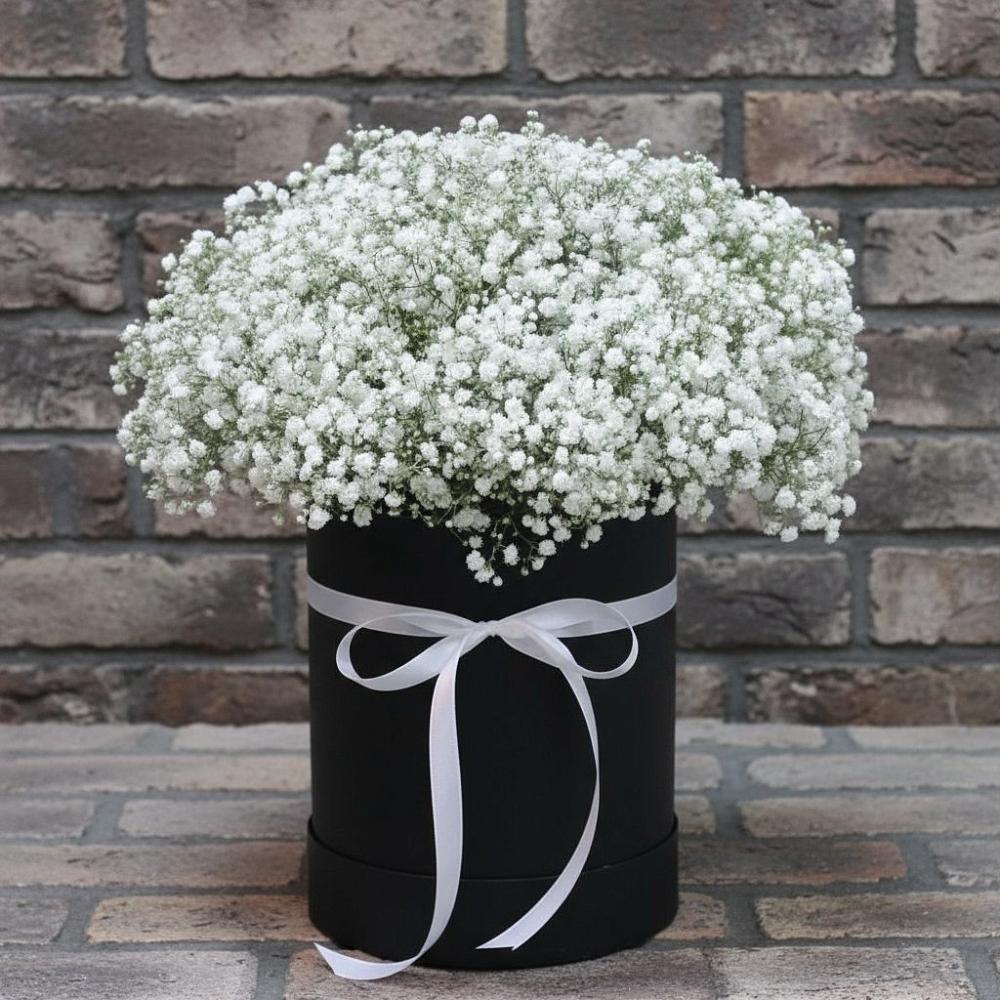 Цветочная композиция из Гипсофила в шляпной коробке в Гальчино