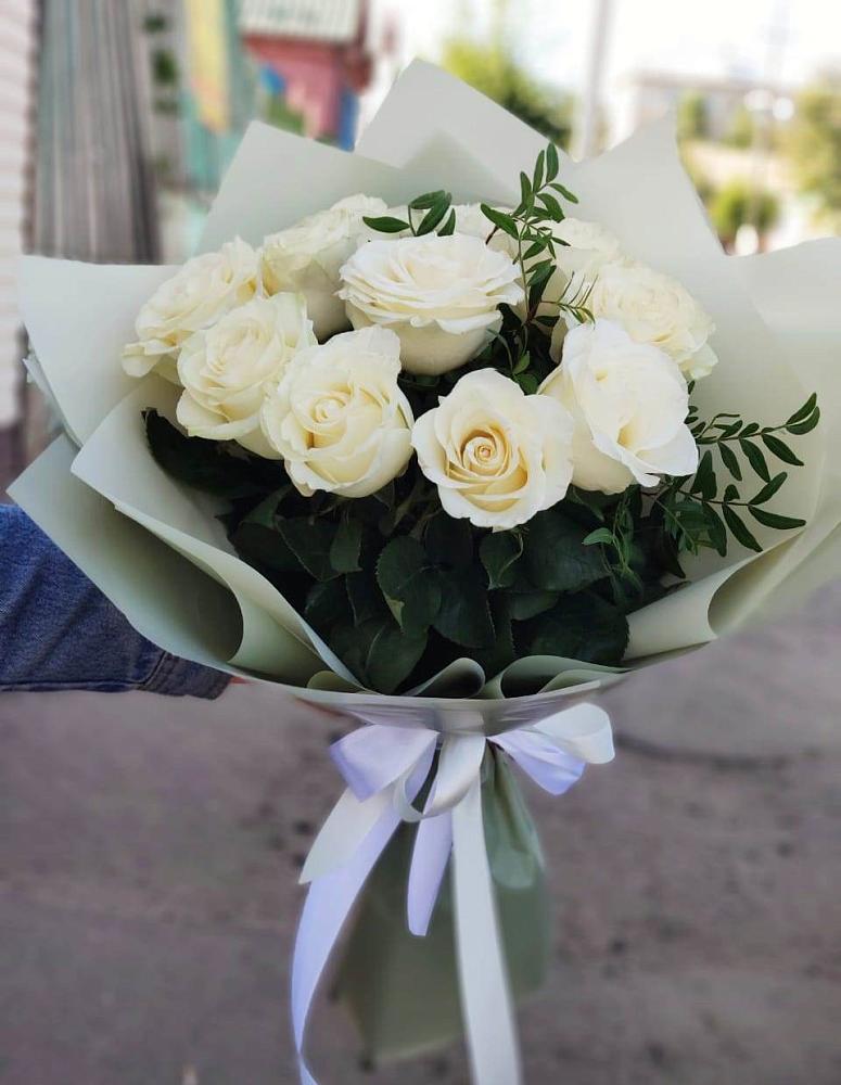 Букет Белые розы Проуд в Гальчино