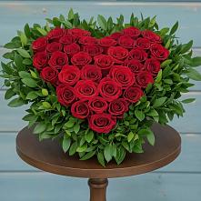 Цветочная композиция из Розы в виде сердца в Гальчино