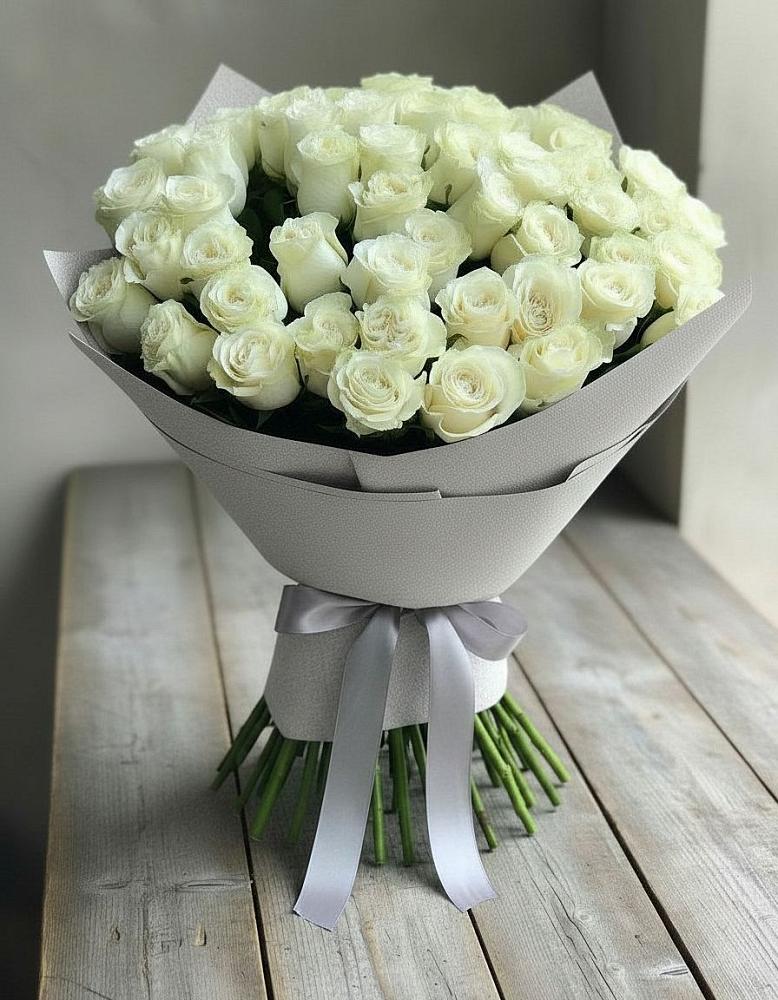 Букет 35 Белых роз в Гальчино