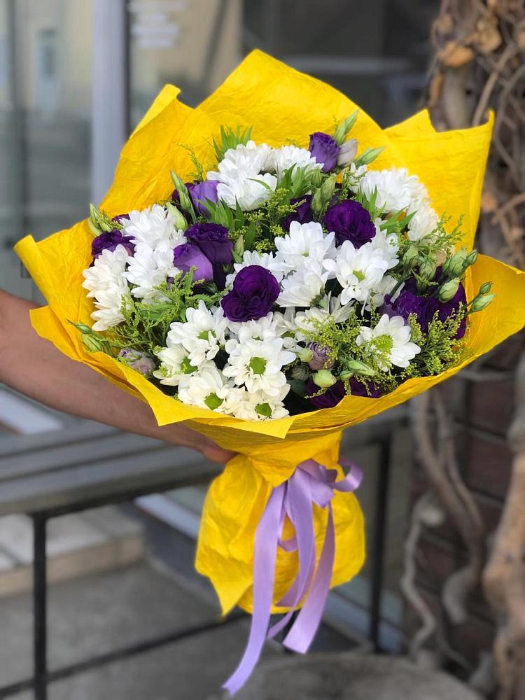 Букет цветов из: Ирисы, Хризантемы и Ромашки в Гальчино