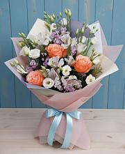 Букет цветов из:  Лизиантусы, Розы, Альстромерии и Гипсофила в Гальчино