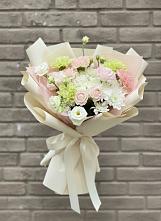 Букет цветов из:  Гвоздики, Розы, Лизиантусы и Хризантемы в Гальчино