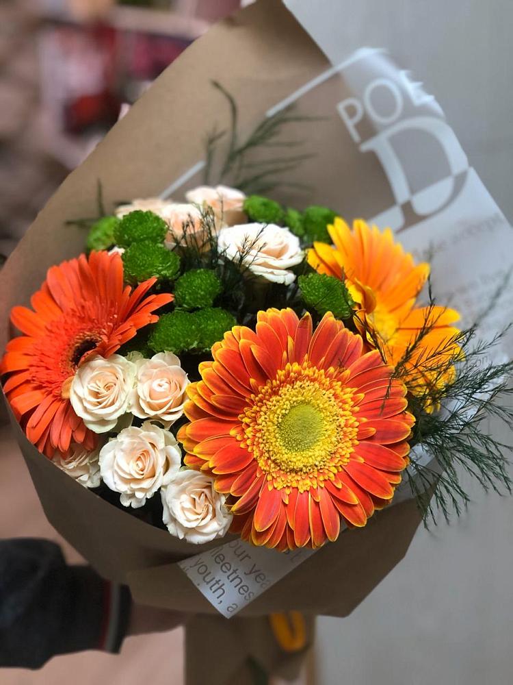 Букет цветов из: Герберы, Хризантемы и Розы в Гальчино