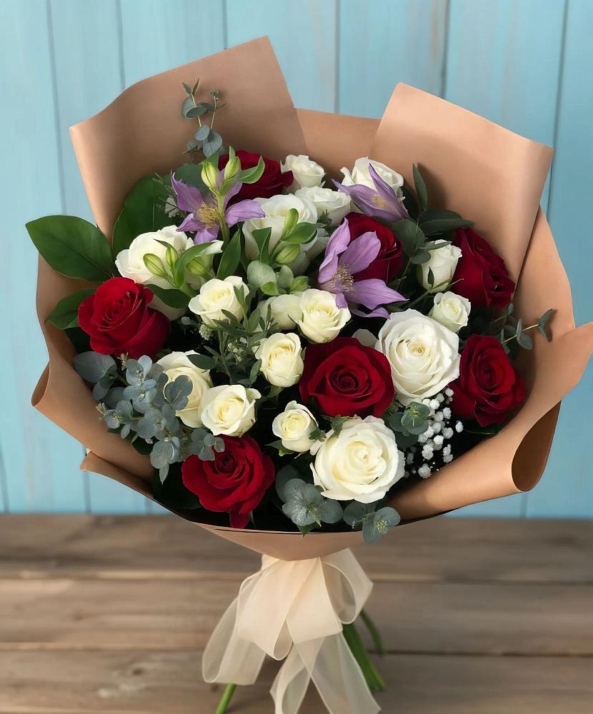 Букет цветов из: Розы и Альстромерии в Гальчино