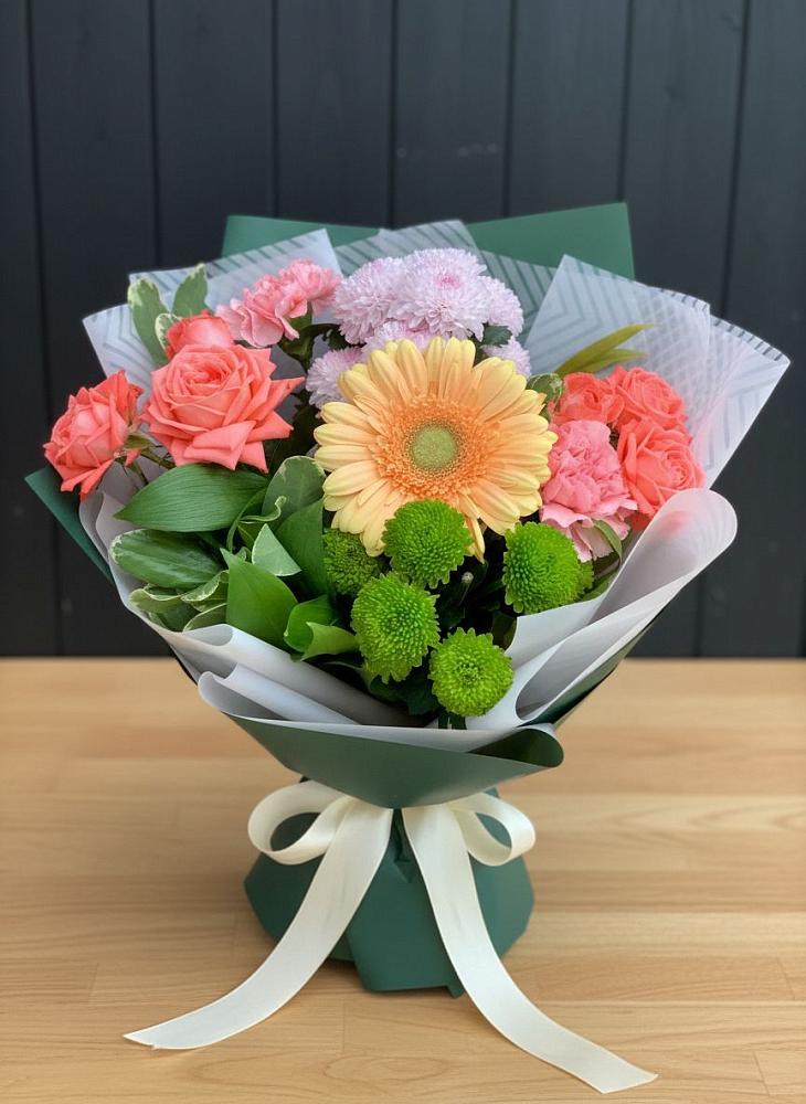 Букет цветов из: Гвоздики, Розы, Герберы и Хризантемы в Гальчино