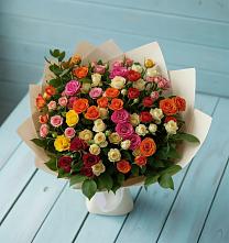 Букет Микс из разноцветных кустовых роз в Гальчино